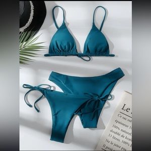 Dark blue / green bikini